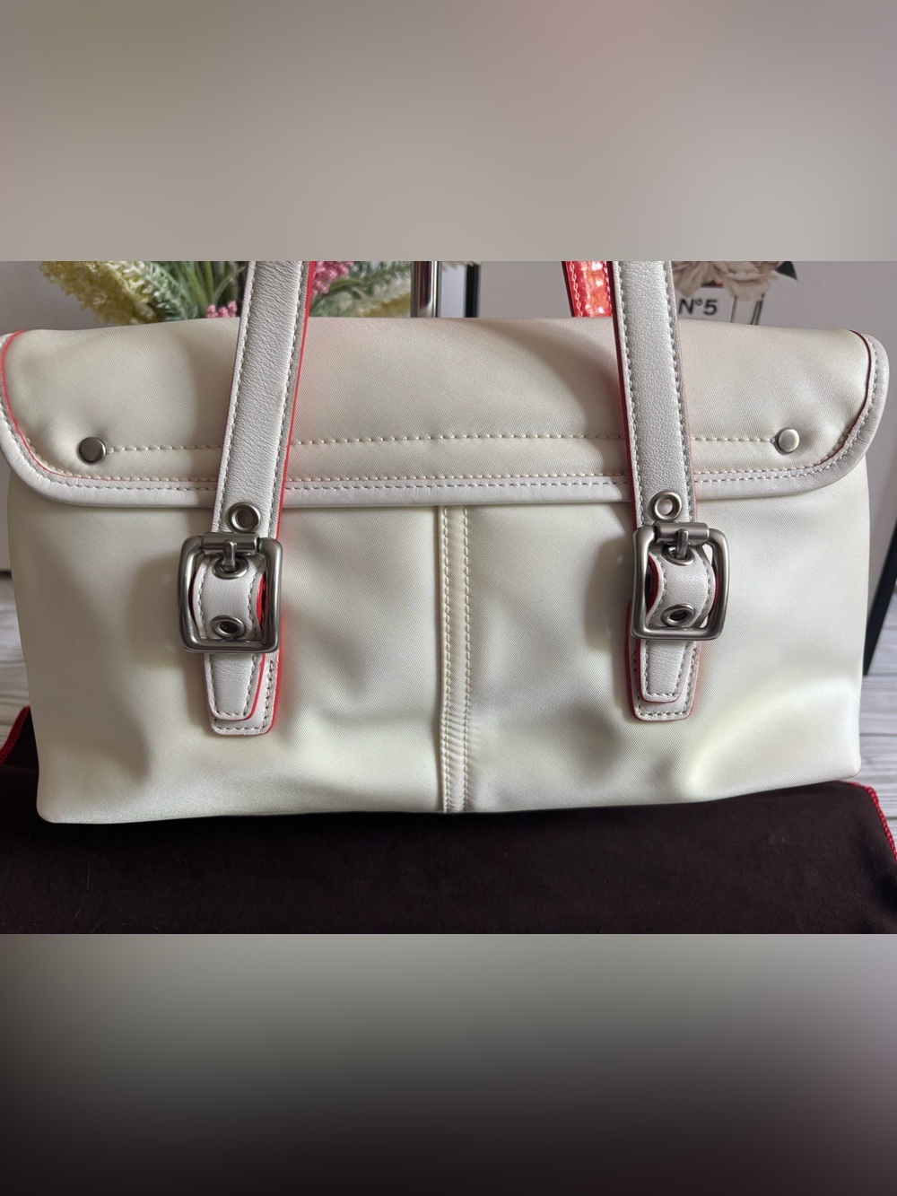 Vintage Y2K Coach White Shoulder Bag with Red Trim with Coach dustbag - Picture 3 of 13